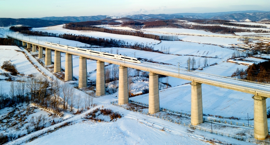 HSR Mudanjiang-Jiamusi telah mengangkut lebih 3.5 juta penumpang dalam satu tahun sejak operasinya. (foto: Yuan Yong/People.cn)