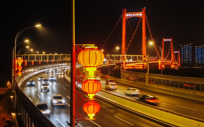 Lampu Perayaan Terangi Kota Wuhan