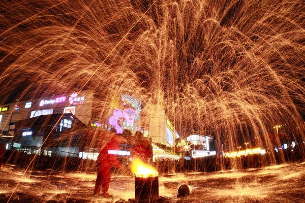 Datiehua disenaraikan sebagai warisan budaya tidak ketara China. (Gambar oleh Su Yang)