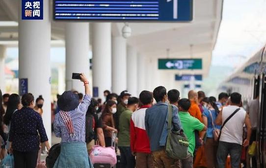 Kereta Api China-Laos Hantar lebih 10 Juta Penumpang