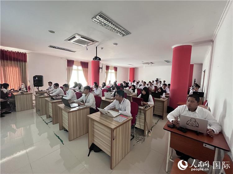 Temu Bual dengan Kumpulan Pertama Kakitangan Operasi dan Latihan Penyelenggaraan HSR Jakarta-Bandung: 