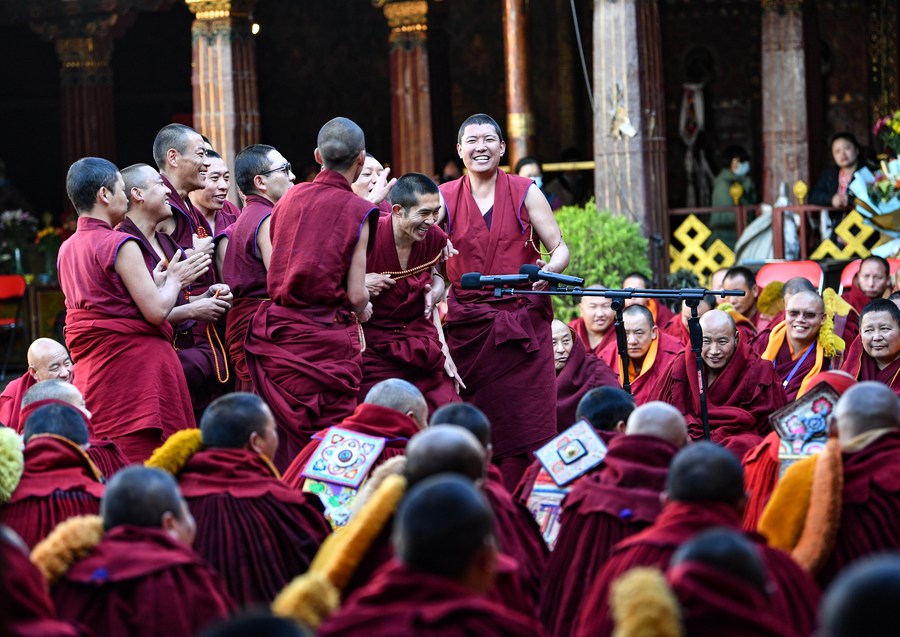 13 Sami Buddha Tibet Terima Ijazah Setara Kedoktoran