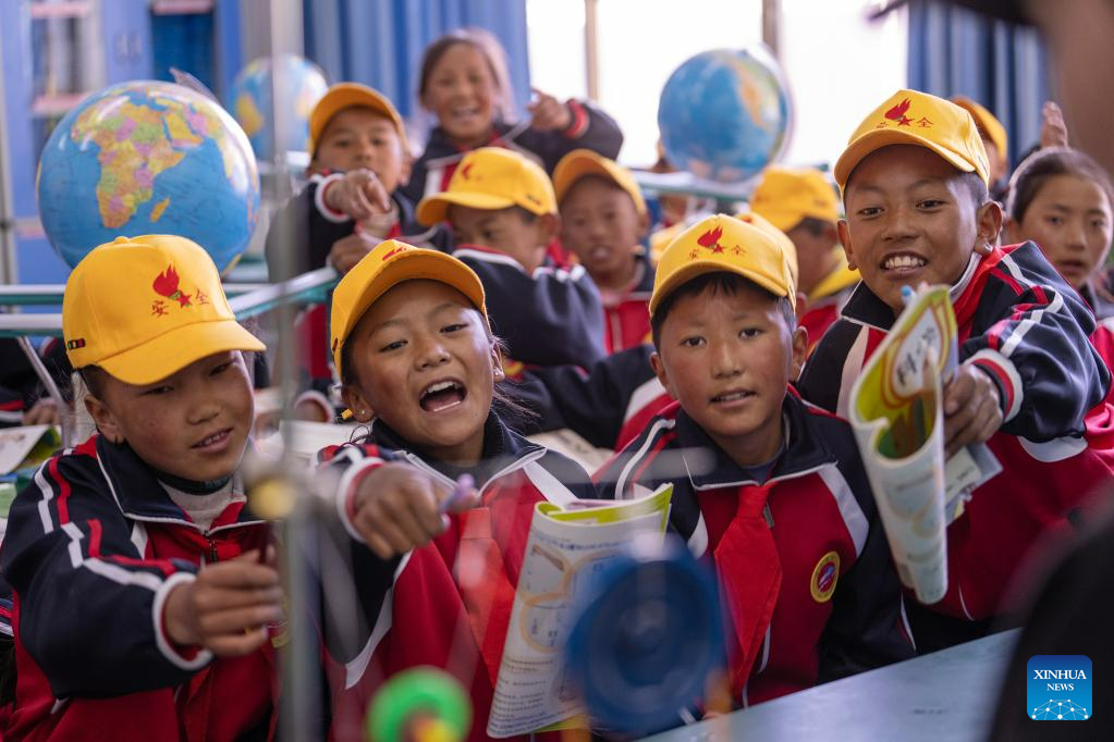 Kanak-kanak Tibet Nikmati Suasana Sekolah Lebih Baik