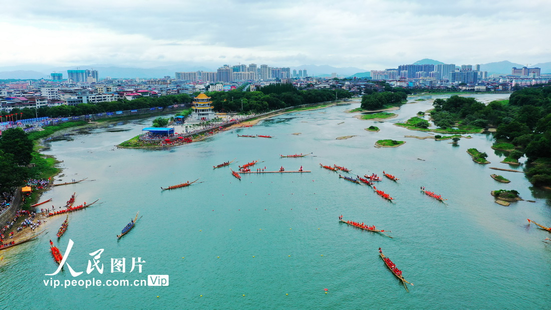 Seratus Perahu Naga Lumba di Hunan, Sambut Pesta Duan Wu