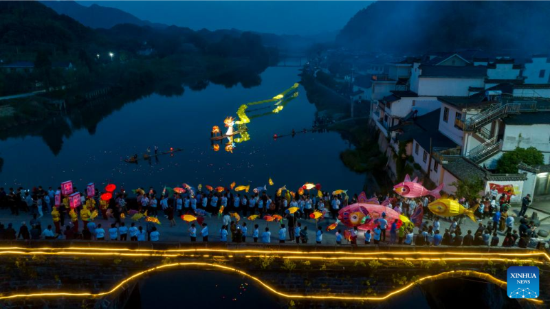 Pesta Perahu Naga Disambut Serata China