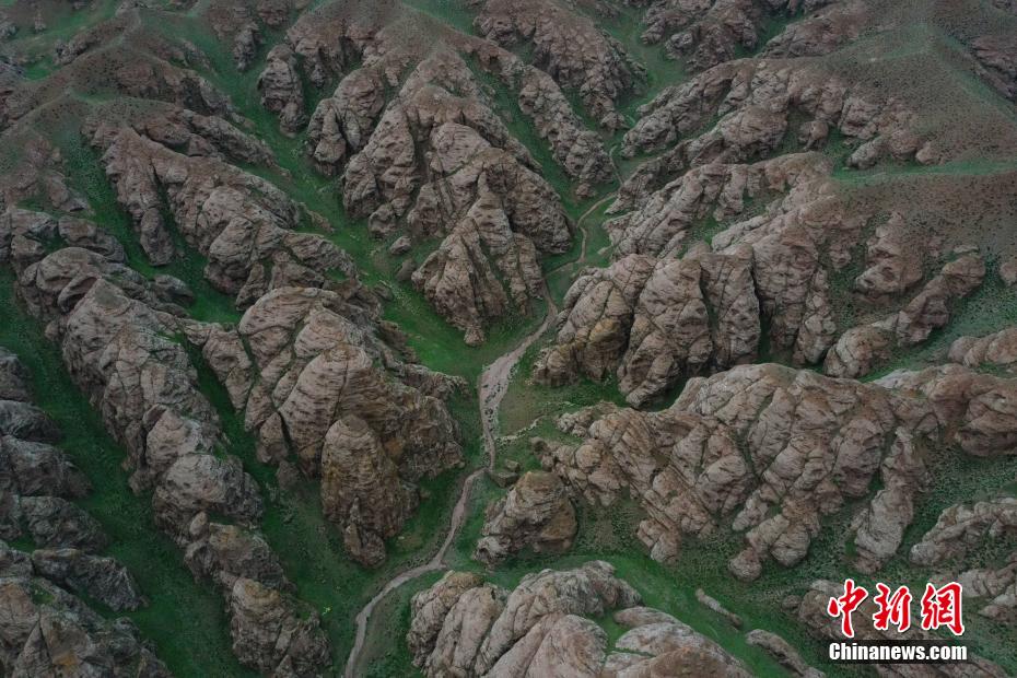 Foto Dron Lembah Batu Aneh di Qinghai