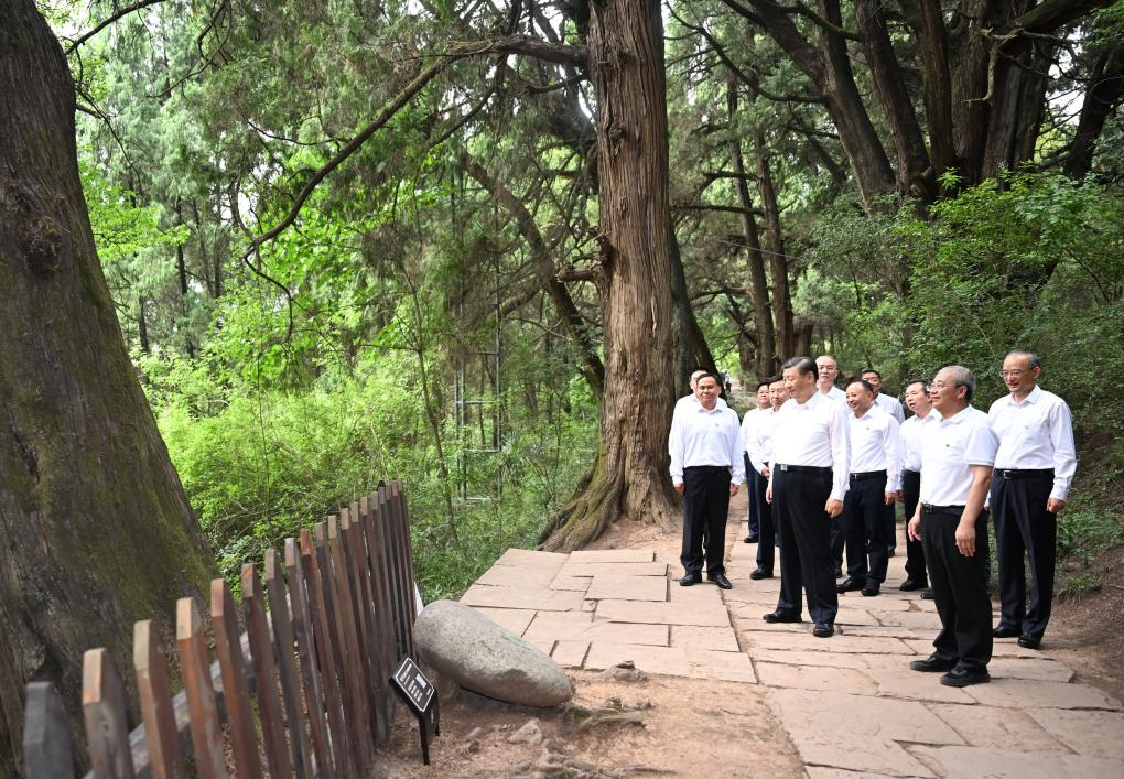 Xi Jinping Tinjau di Sichuan