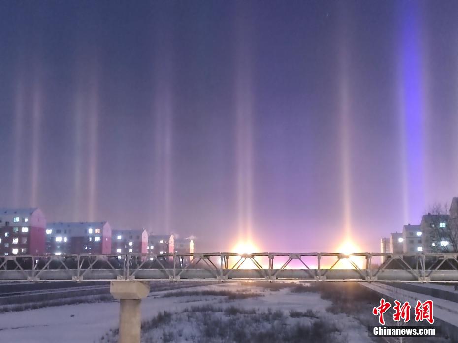 Tiang Cahaya Muncul di Bandar Paling Sejuk China