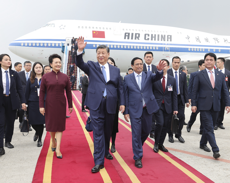 Presiden Xi Tiba di Vietnam