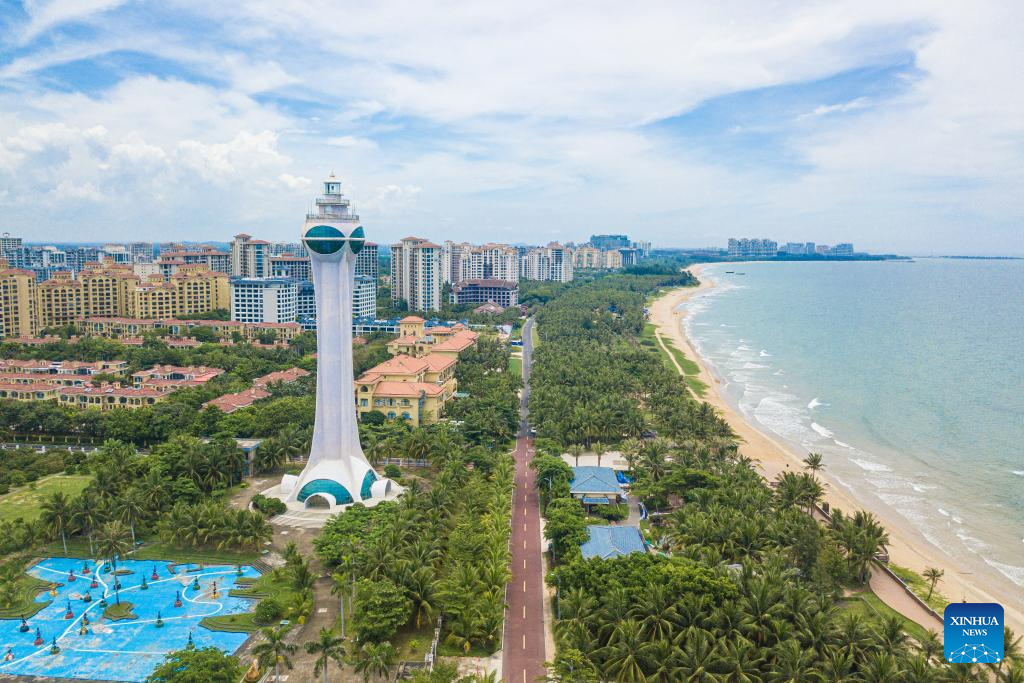 Lebuh Raya Persiaran Pesisir Pantai Dibuka di Hainan