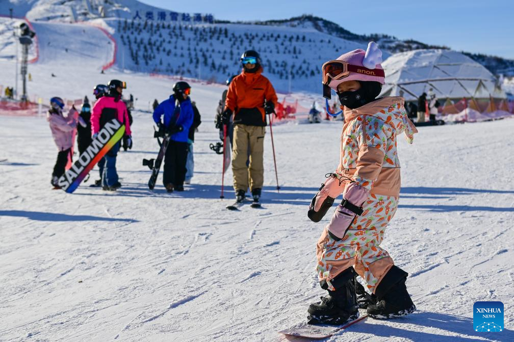 Altay Jadi Destinasi Ski Popular di Xinjiang