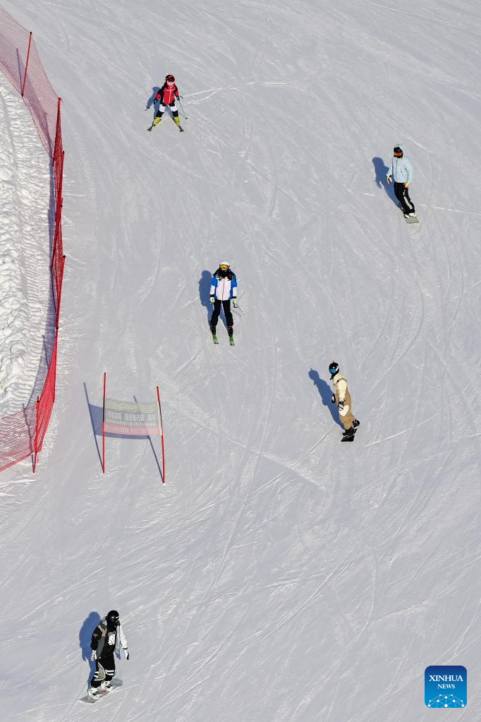 Altay Jadi Destinasi Ski Popular di Xinjiang