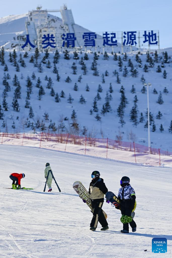 Altay Jadi Destinasi Ski Popular di Xinjiang