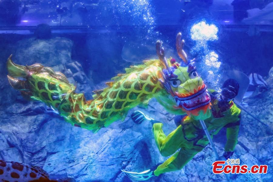 Tarian Naga Dalam Air di Nanjing, Tanda Tibanya TBC