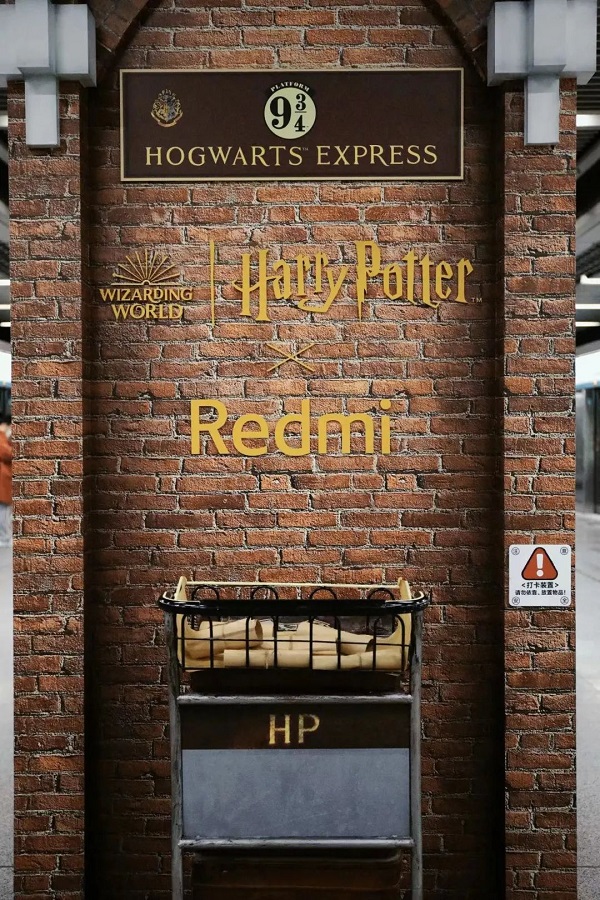 Peminat Harry Potter Teruja Naiki Platform 9? di Beijing