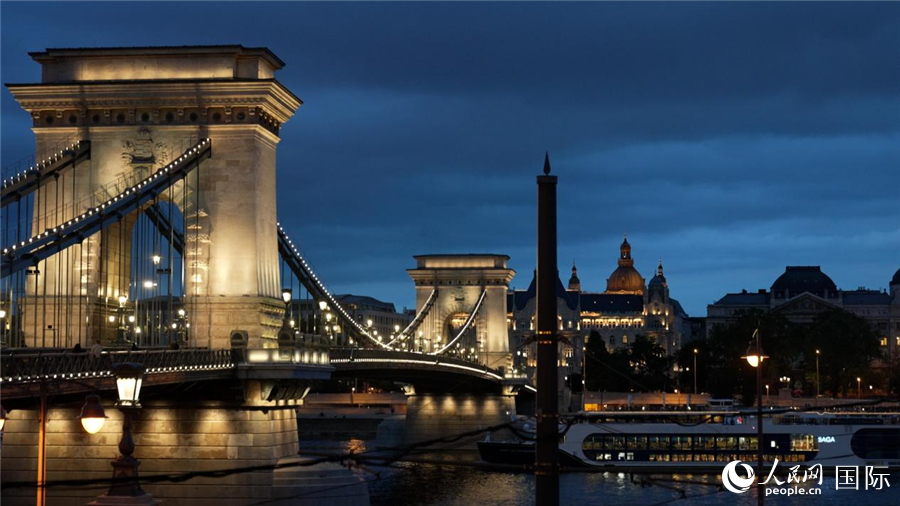 Dekati Budapest, Rasai Keindahan “Mutiara Danube”