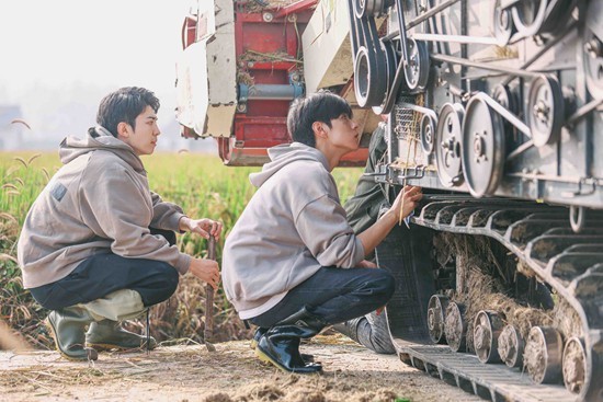 Adegan daripada Become a Farmer. (Foto/China Youth Daily)