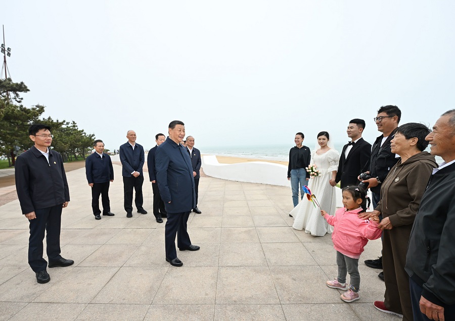 Xi Buat Tinjauan di Bandar Rizhao