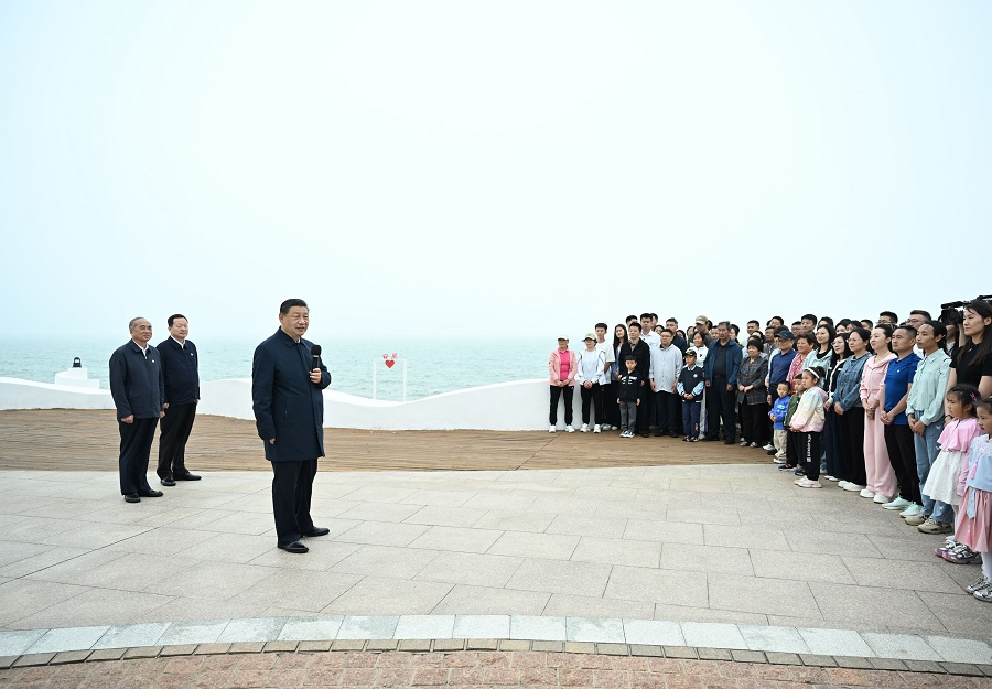 Xi Buat Tinjauan di Bandar Rizhao