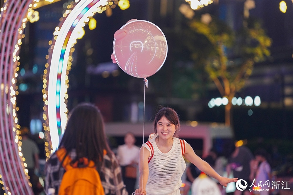 Hiburan Malam Hari Pacu Ekonomi Hangzhou