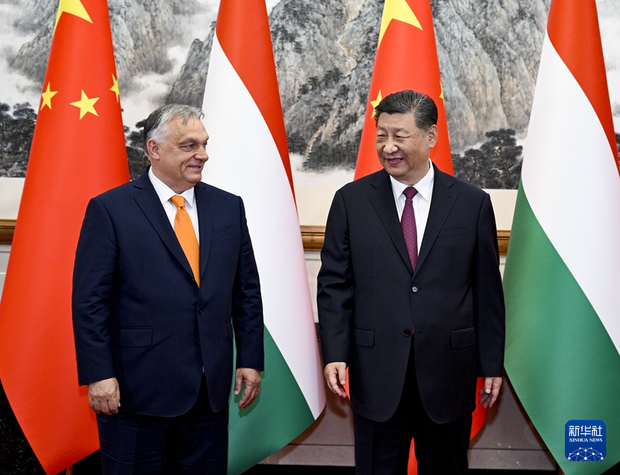 Xi Ditemui PM Hungary