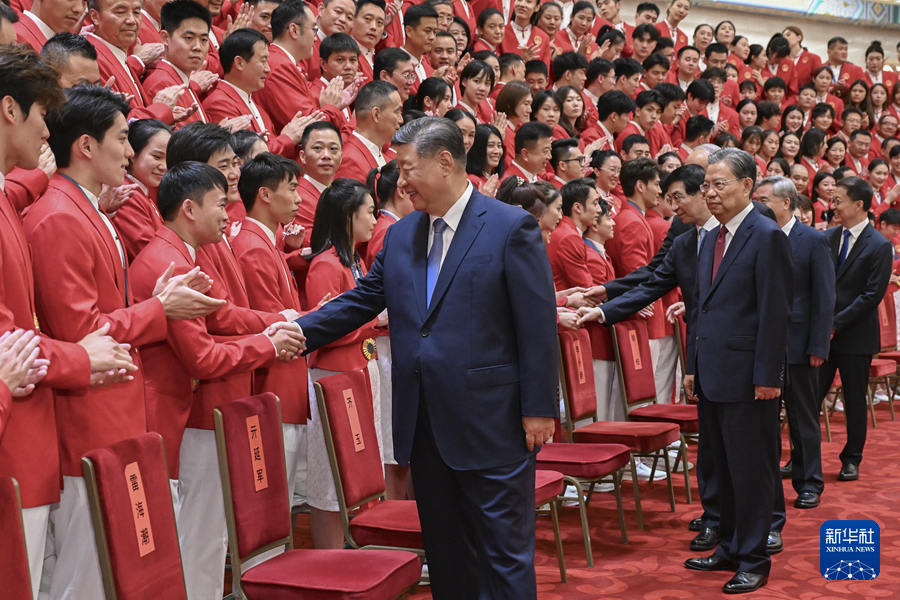 Xi Bertemu Mesra dengan Kontinjen China untuk Sukan Olimpik Musim Panas Ke-33