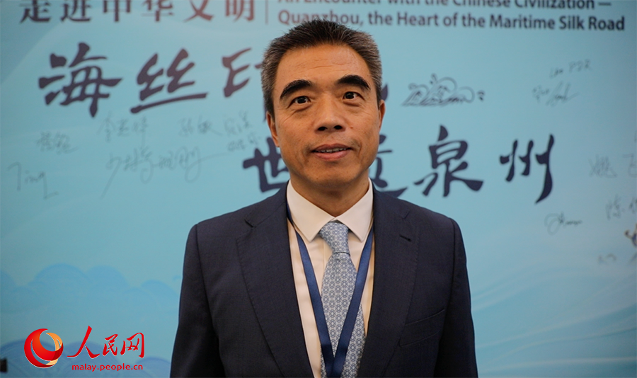 Foto Naib Datuk Bandar Quanzhou, Yao Fei semasa aktiviti pertukaran kebudayaan yang bertemakan ‘Entering Chinese Civilization - Maritime Silk Road Imprint, World Heritage Quanzhou’ di Beijing Language and Culture University, pada 27 September 2024. (People’s Daily Online/Wang Jing)