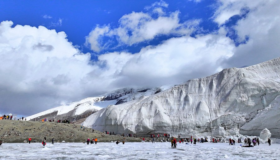 Pesona Taman Glasier di Xinjiang Pukau Pengunjung